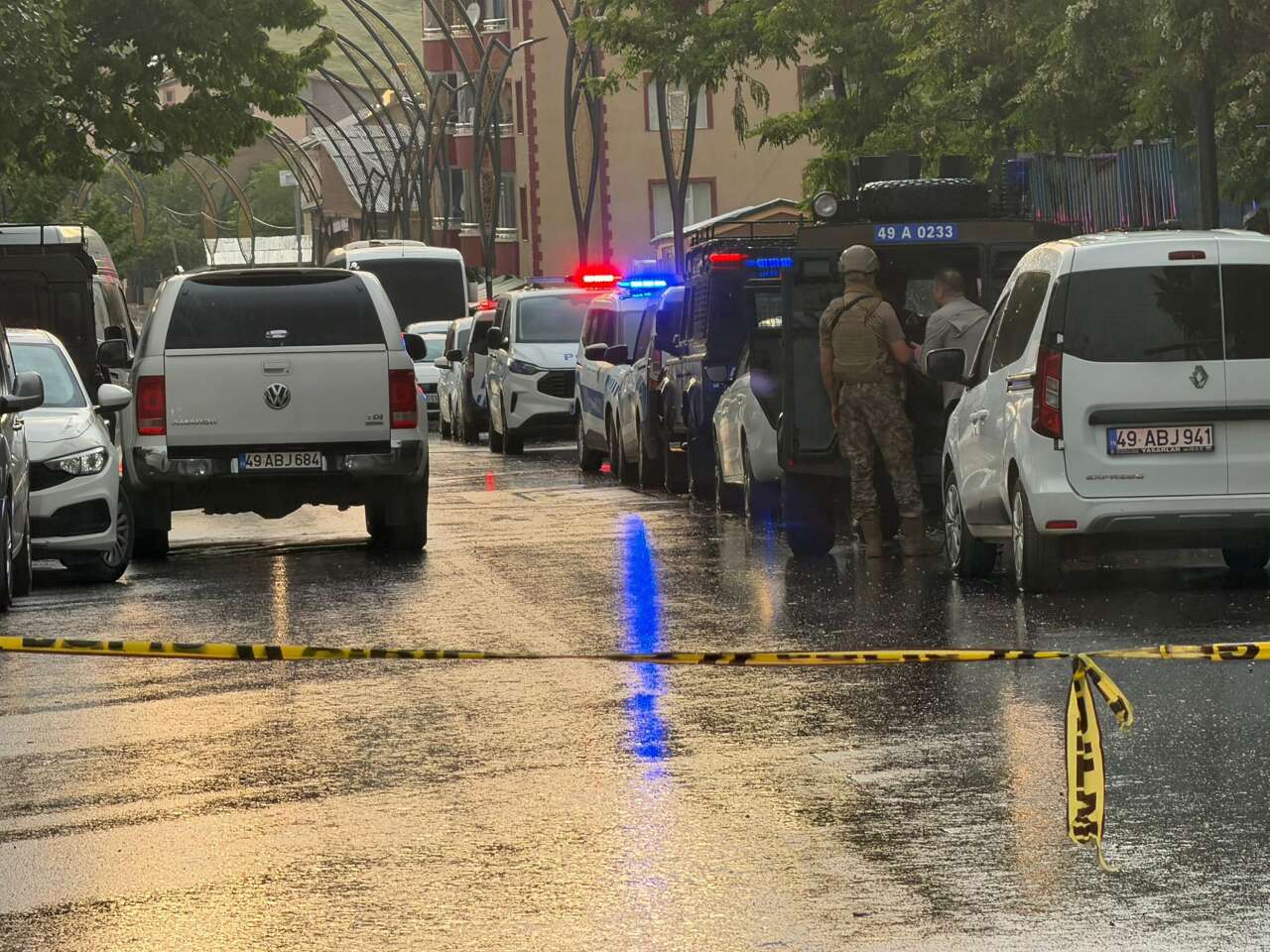 Önce kardeşini, sonra polisi vurdu! Dehşet operasyonla son buldu 3